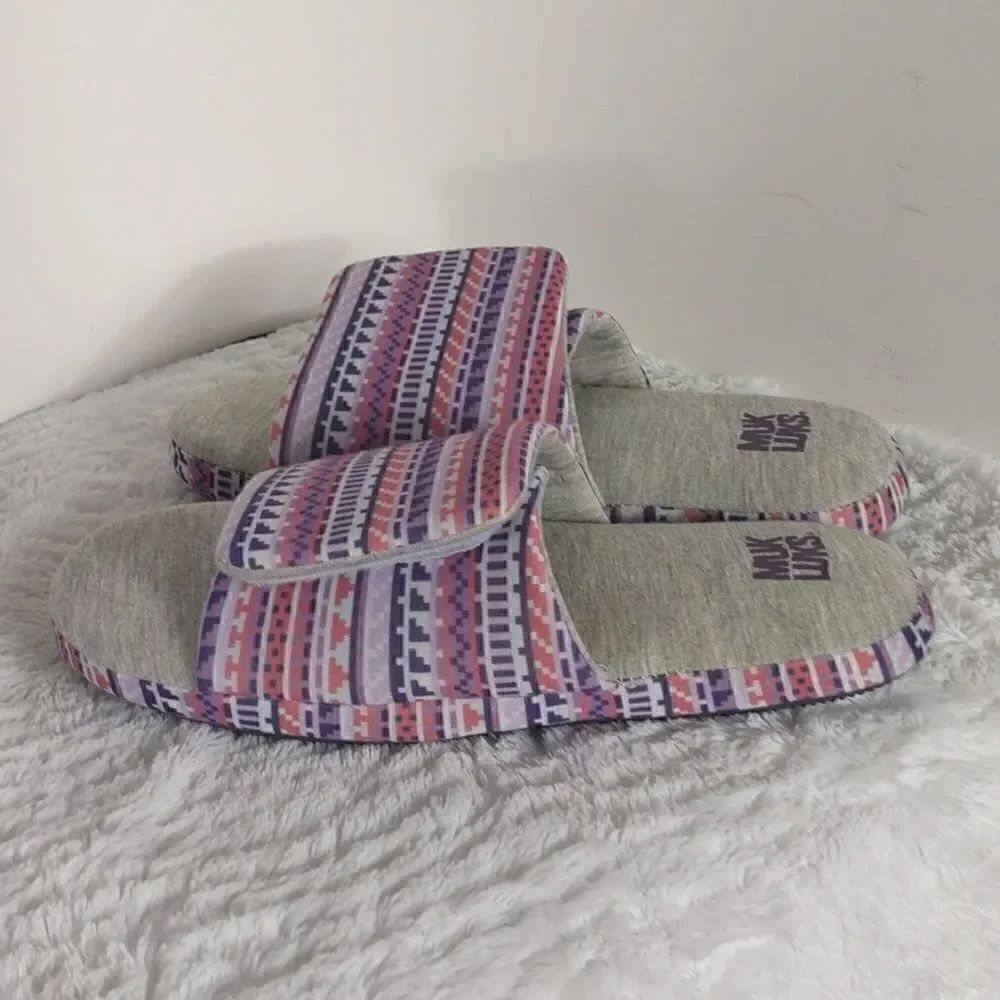 Muk Luks Woman's Slippers - Picture 6 of 6